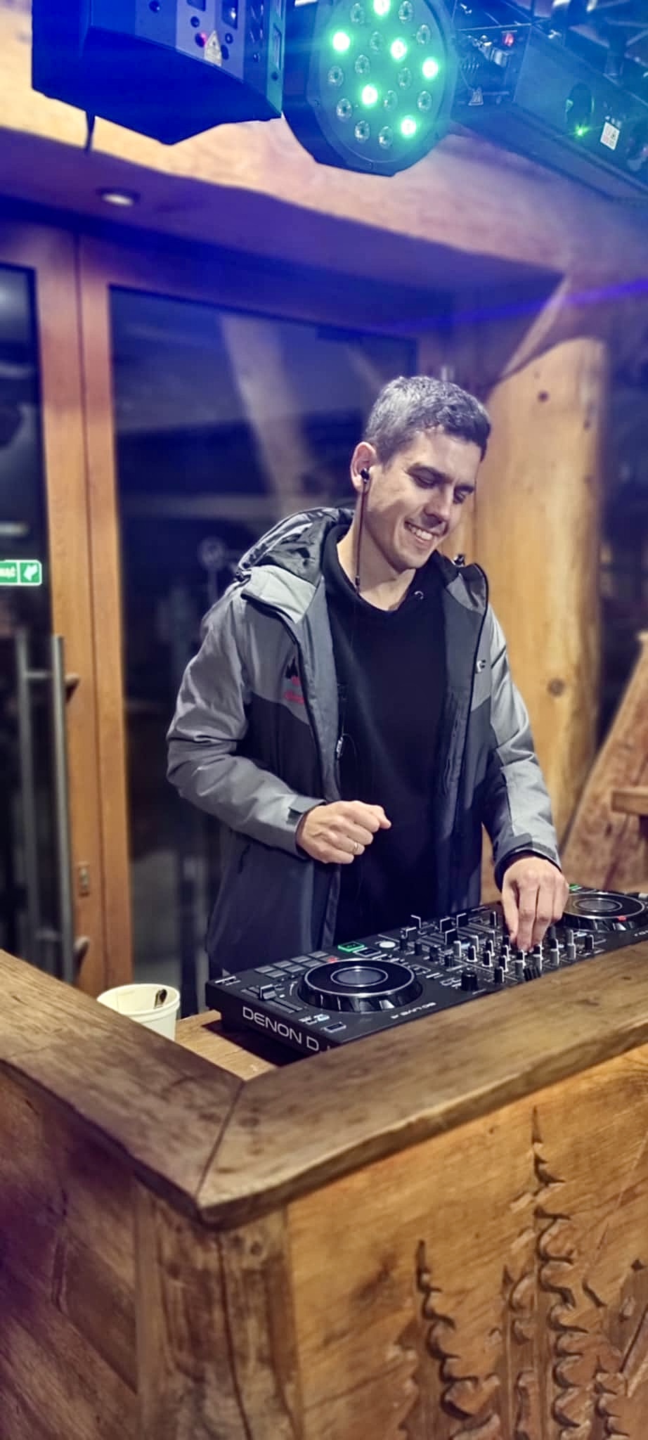 Adam Jamiński przy pracy